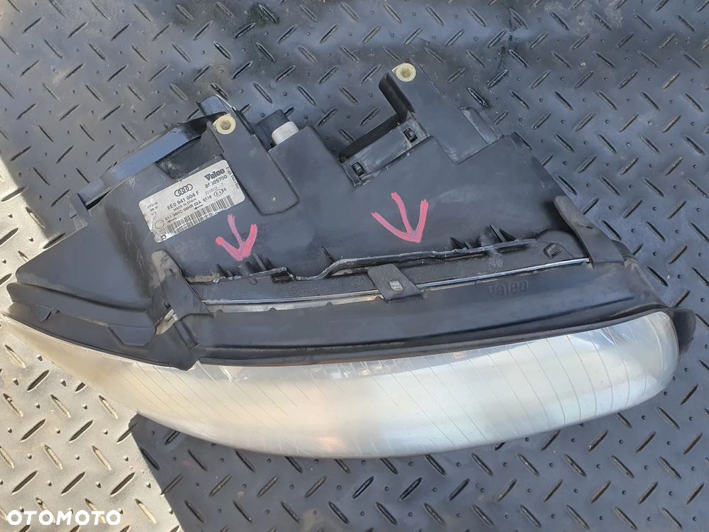 AUDI A4 B6 REFLEKTOR PRAWY 8E0941004F EUROPA - 2