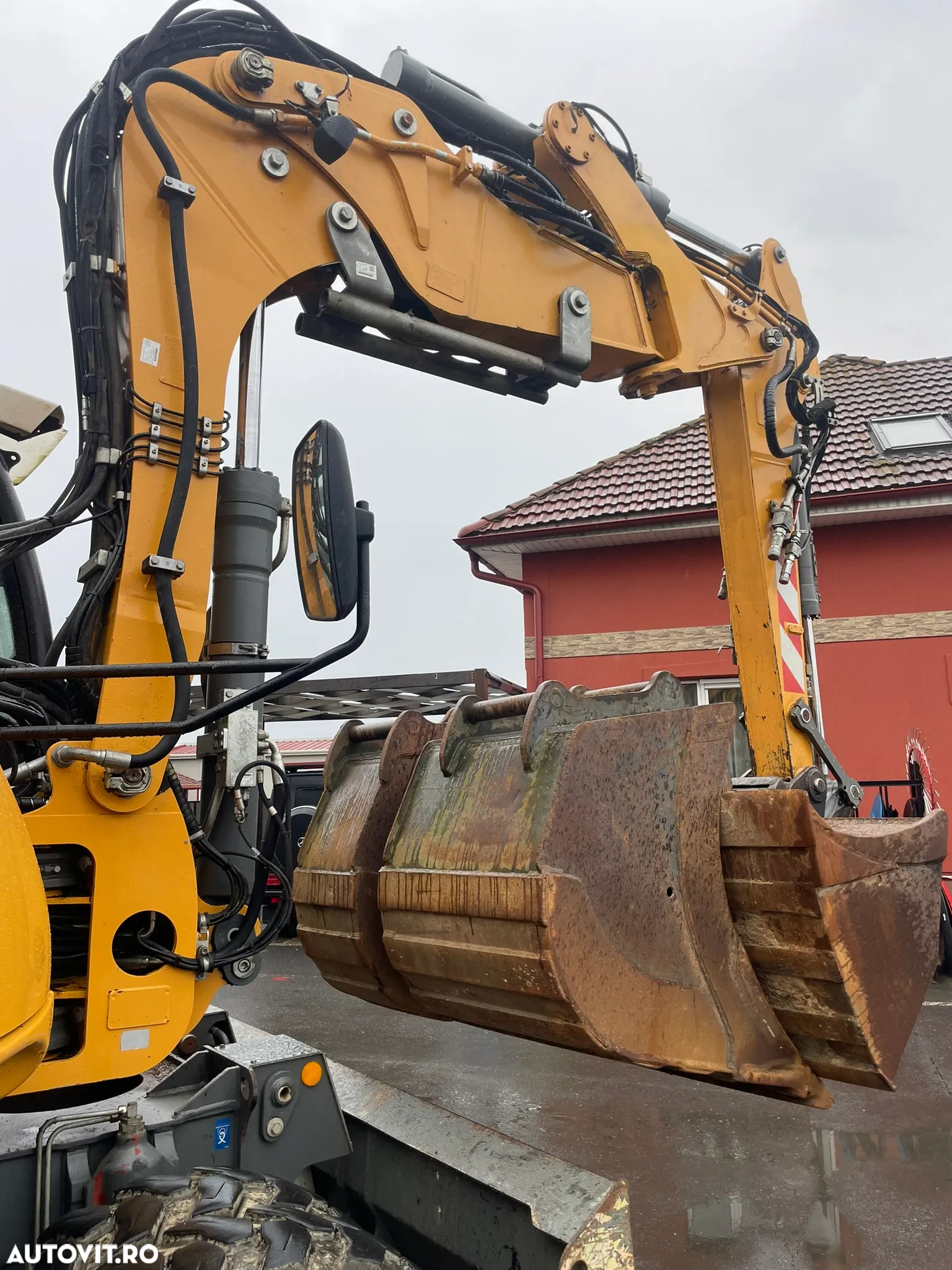 Liebherr A912 Compact - 13