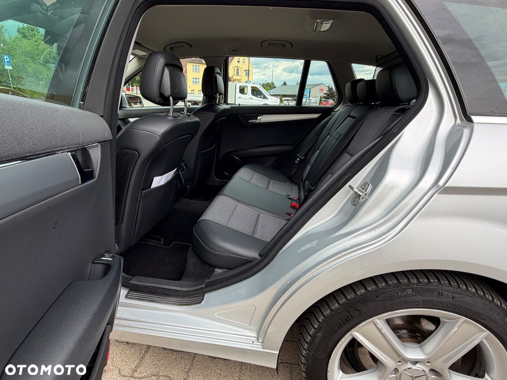 Mercedes-Benz Klasa C 180 Kompressor Automatik BlueEFFICIENCY Avantgarde - 24