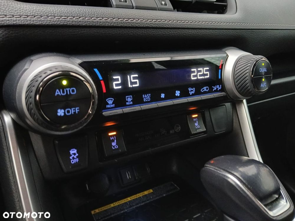 Toyota RAV4 2.5 Hybrid Black Edition by JBL 4x4 - 26