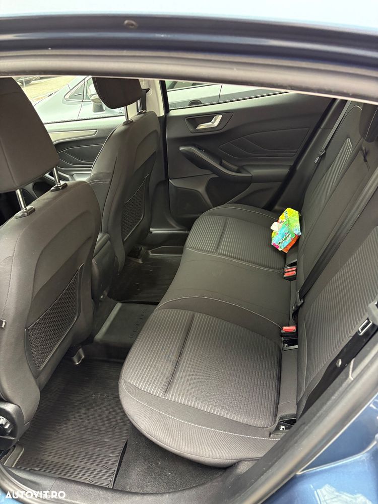 Ford Focus - 11