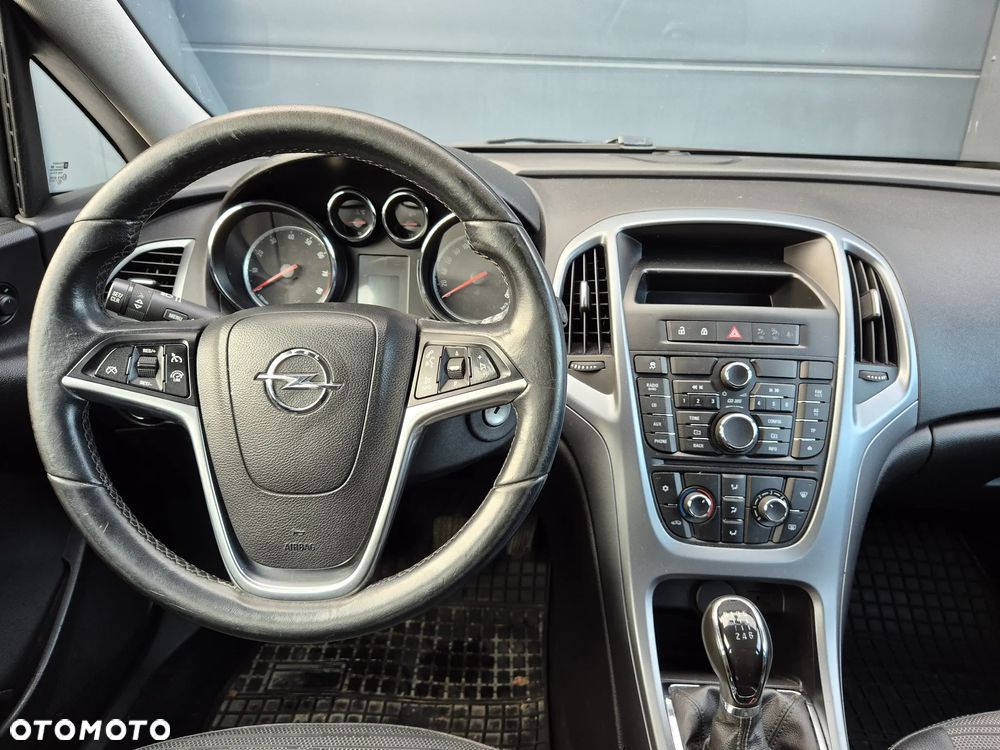 Opel Astra 1.4 T Cosmo EU6 - 14