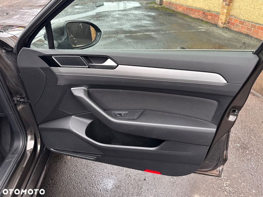 Volkswagen Passat 2.0 TDI DSG (BlueMotion Technology) Trendline - 14