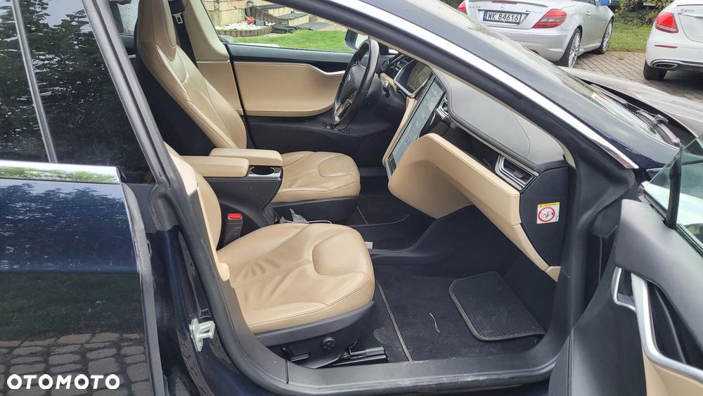 Tesla Model S 85 - 8