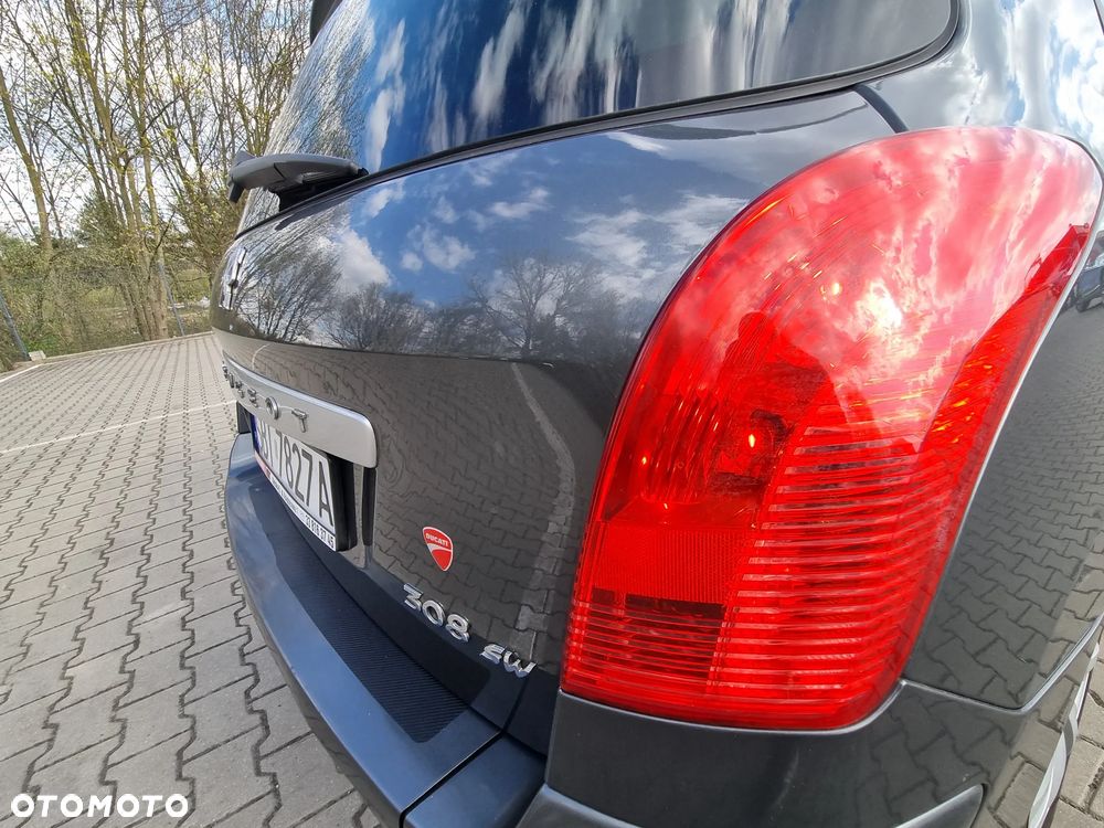 Peugeot 308 1.6 Premium Plus - 19