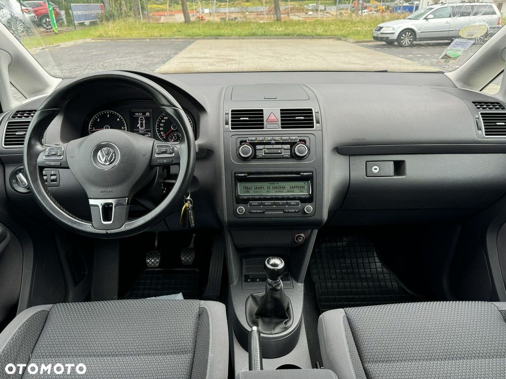 Volkswagen Touran - 22