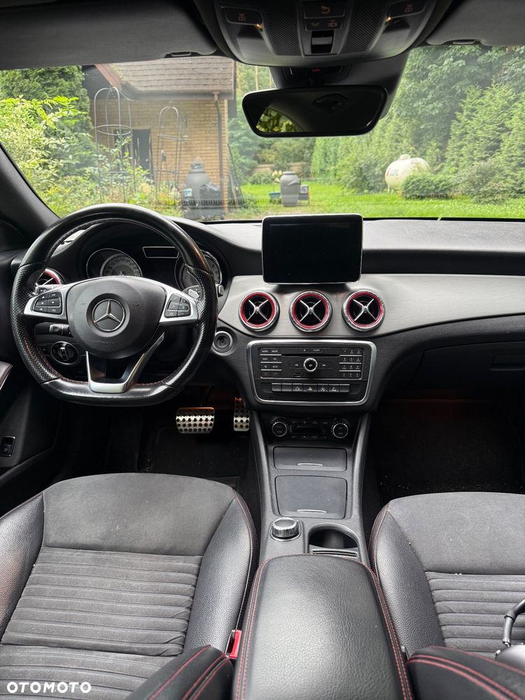 Mercedes-Benz CLA 220 d 7G-DCT AMG Line - 11
