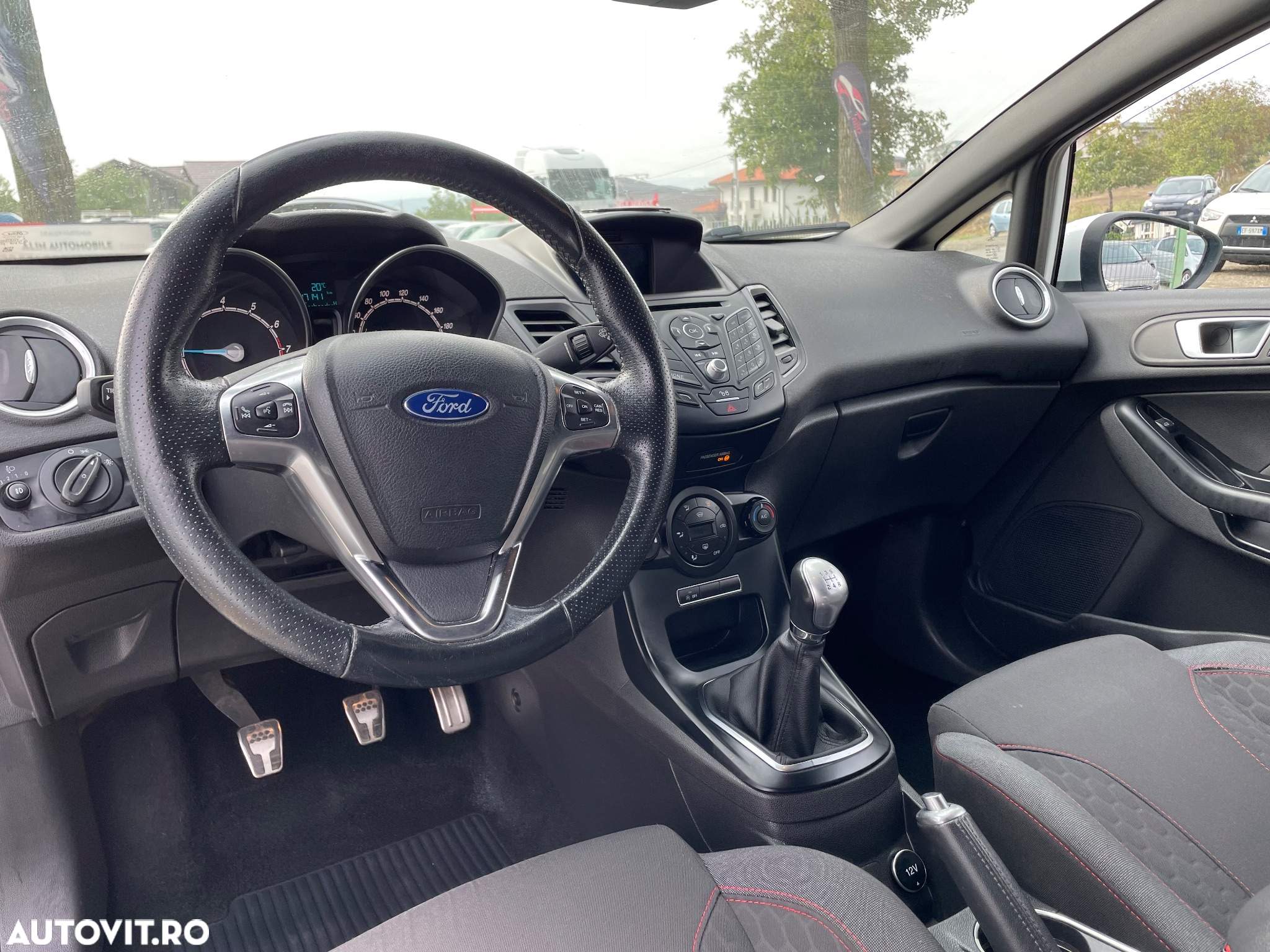 Ford Fiesta 1.0 EcoBoost Start-Stop ST-LINE - 9