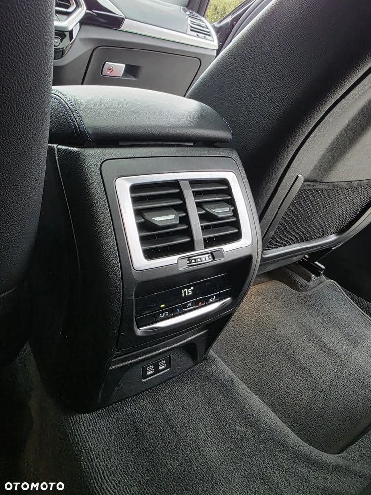 BMW iX3 80kWh Impressive - 13