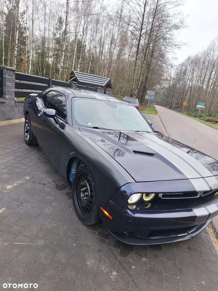 Dodge Challenger - 4