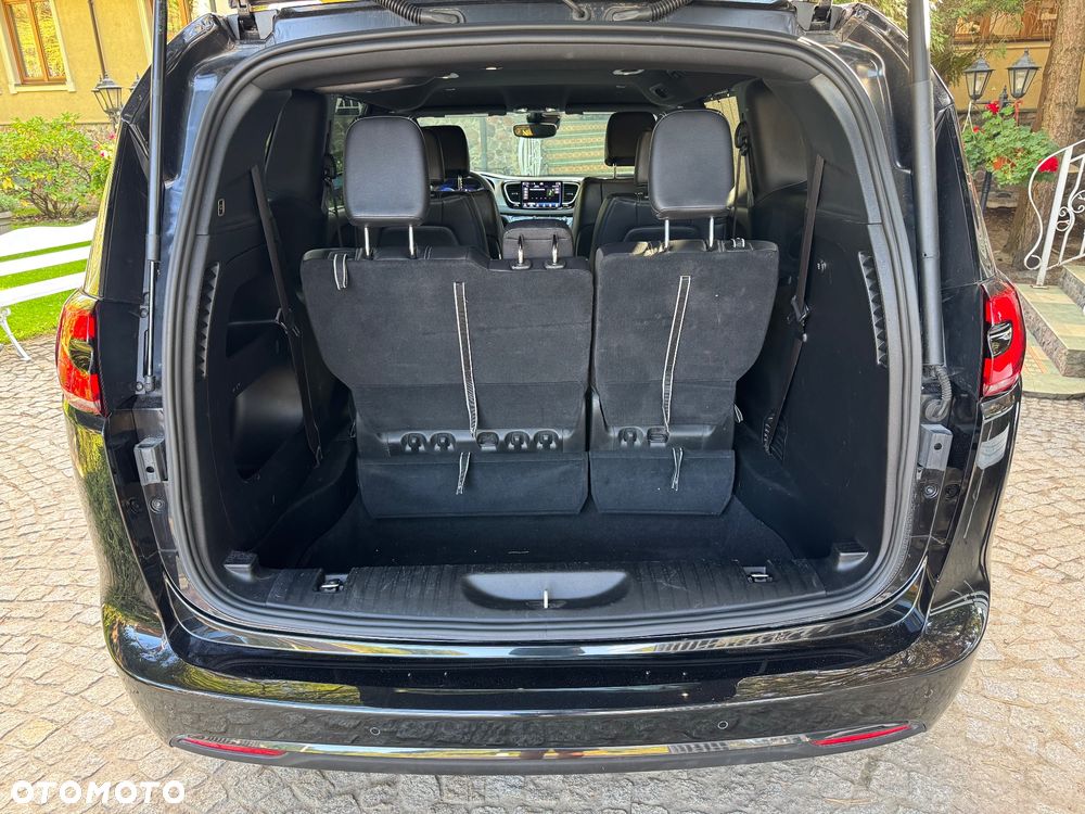 Chrysler Pacifica - 37