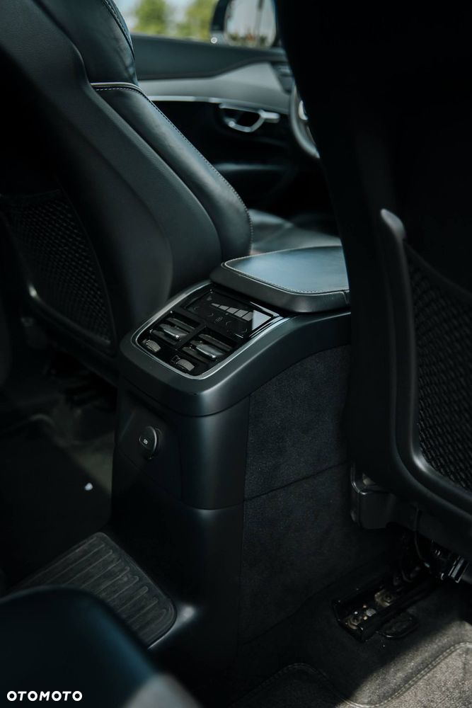 Volvo XC 90 T8 AWD Recharge Geartronic RDesign Edition - 15