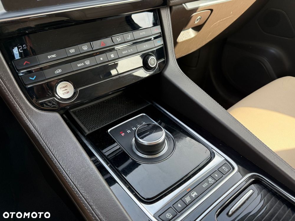 Jaguar F-Pace - 20