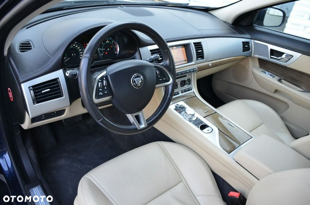 Jaguar XF - 30