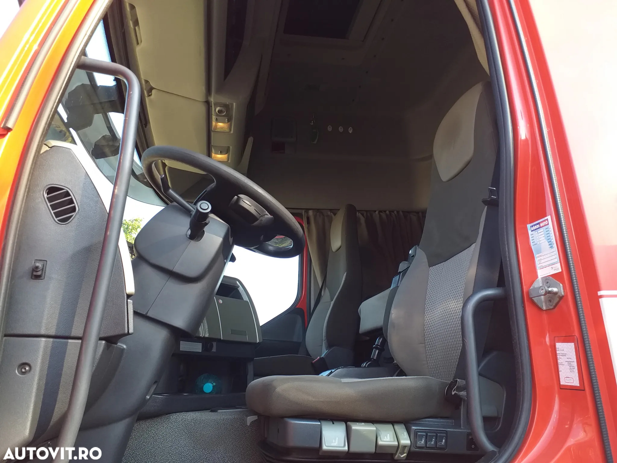 Renault Premium 430 DXi EEV , 11/2012 , 739.000 km , standard , automată , AD-BLUE funcțional , ADR de fabrică , chit basculare HYVA , anvelope 90 % , unic proprietar RO - pers. fizică . Motor/cutie/accesorii/punte-spate = VOLVO . La variante 10000e - cu SUV - 9