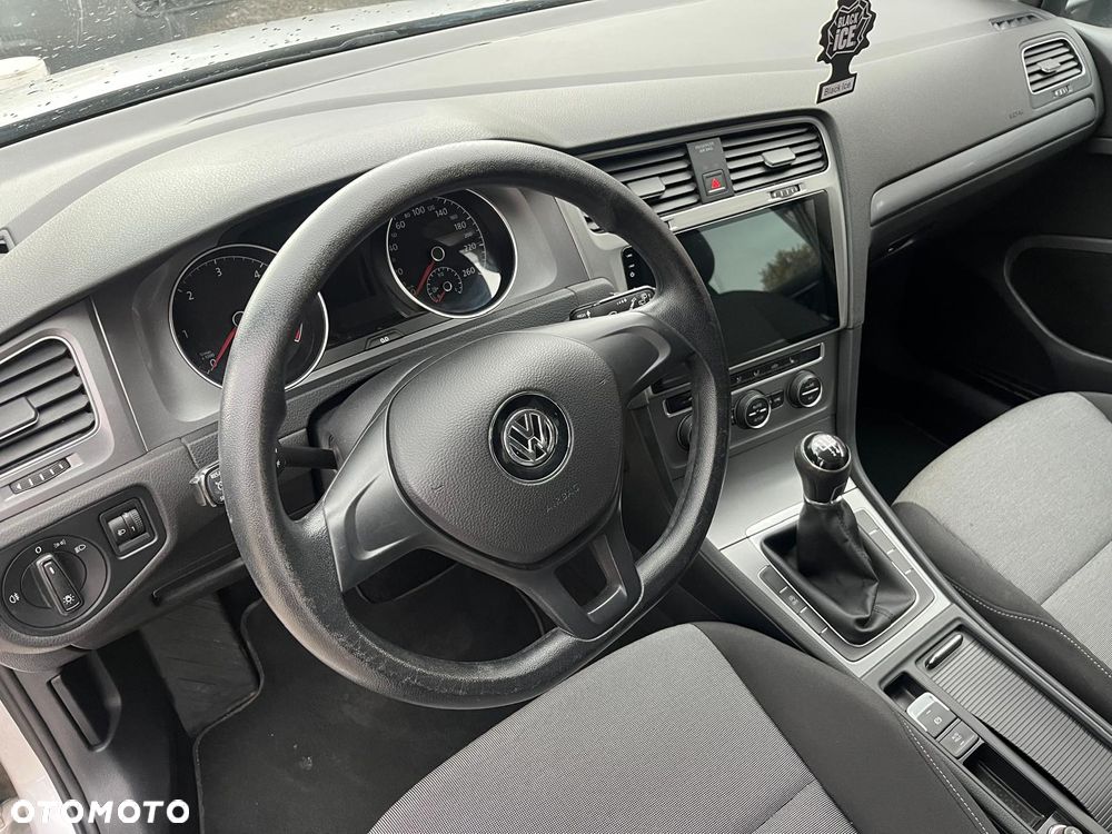 Volkswagen Golf 1.6 TDI DPF BlueMotion - 18