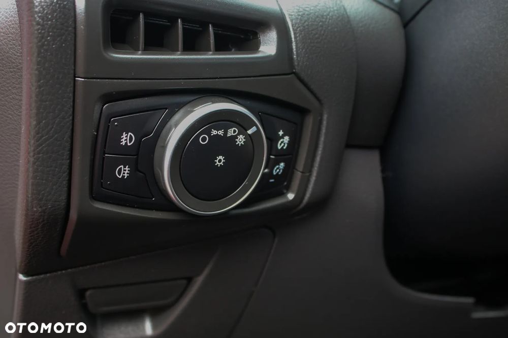 Ford Focus 1.5 EcoBoost Titanium Business - 32