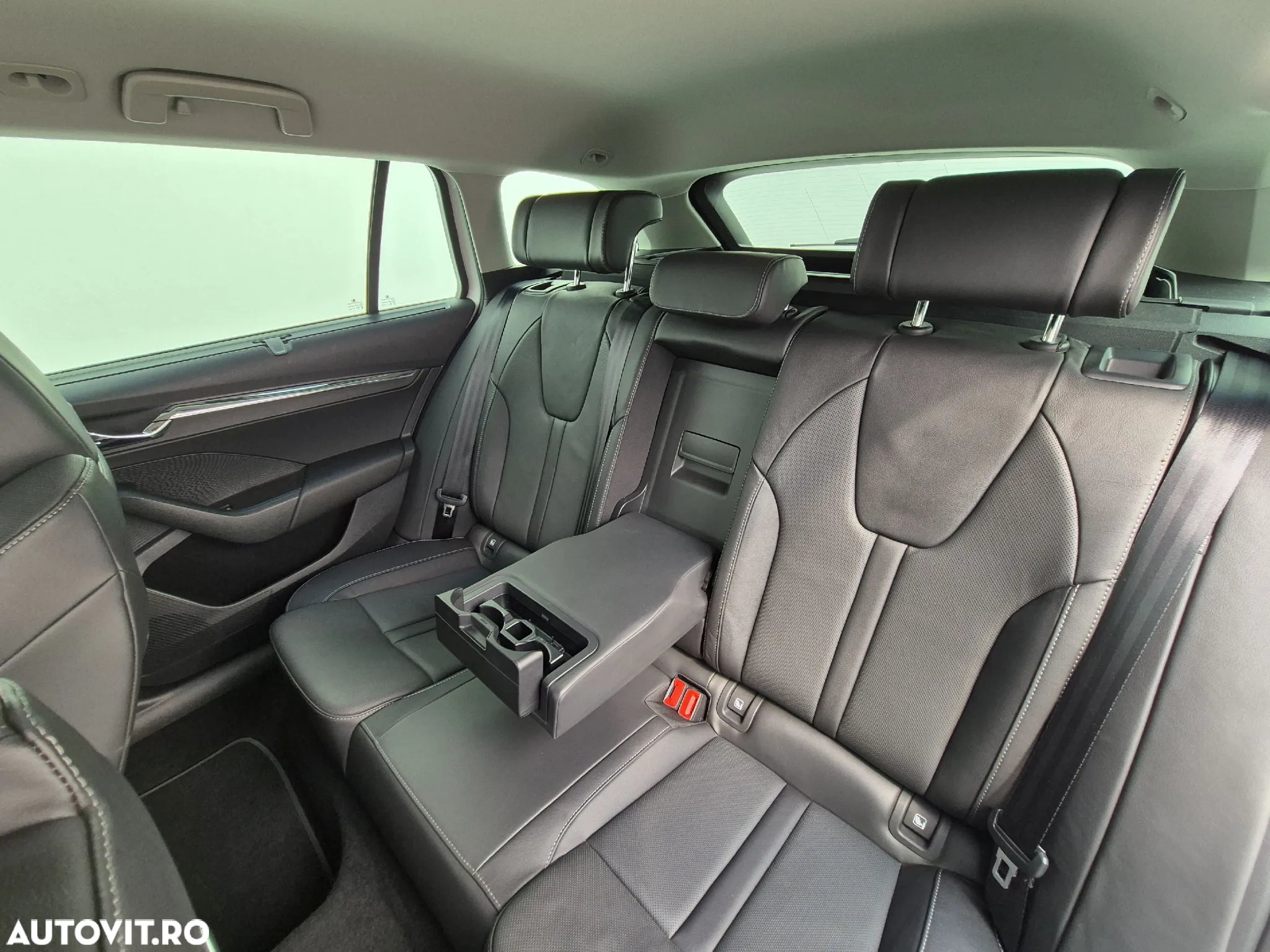 Skoda Octavia Combi 2.0 TDI DSG Style - 12