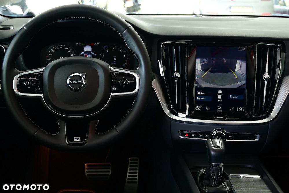 Volvo S60 T4 R-Design - 25