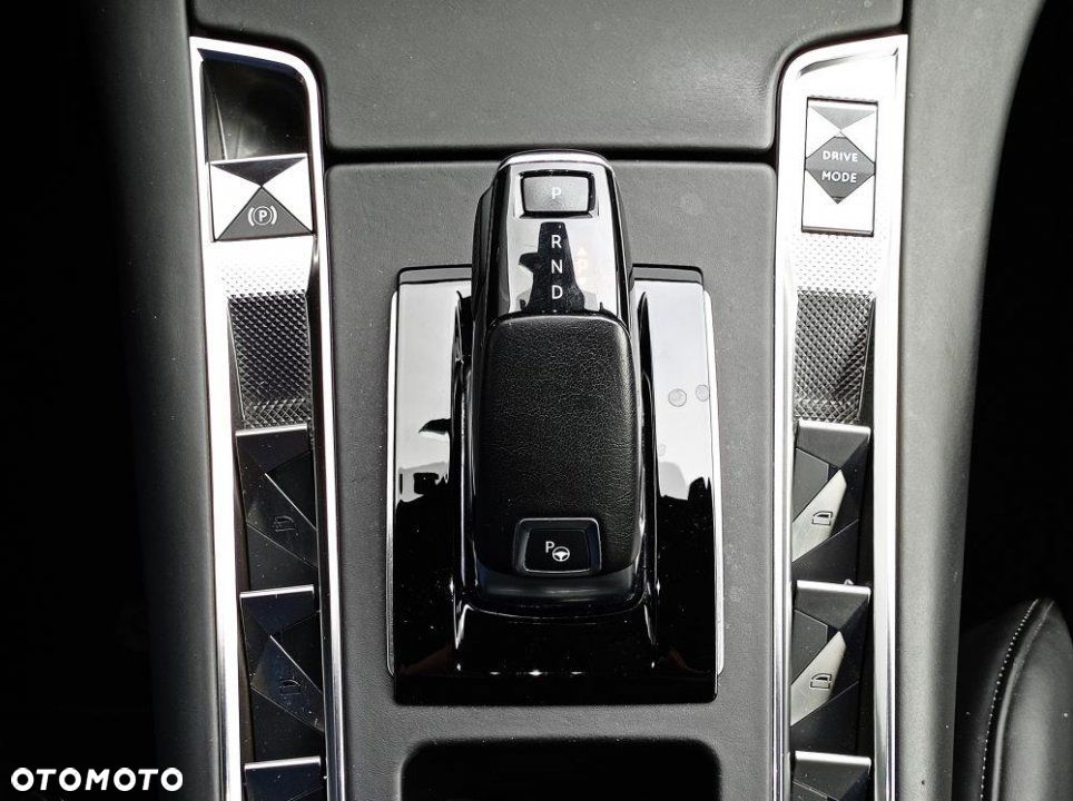 DS Automobiles DS 7 Crossback - 33
