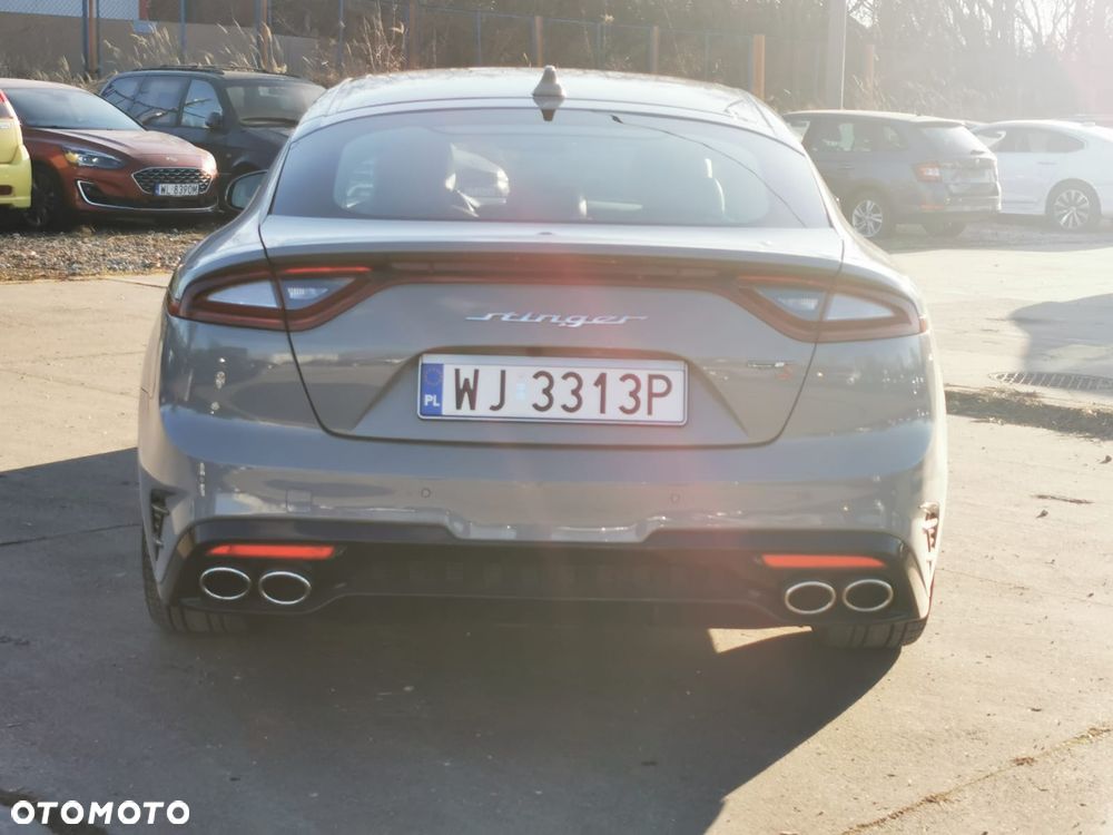 Kia Stinger - 35