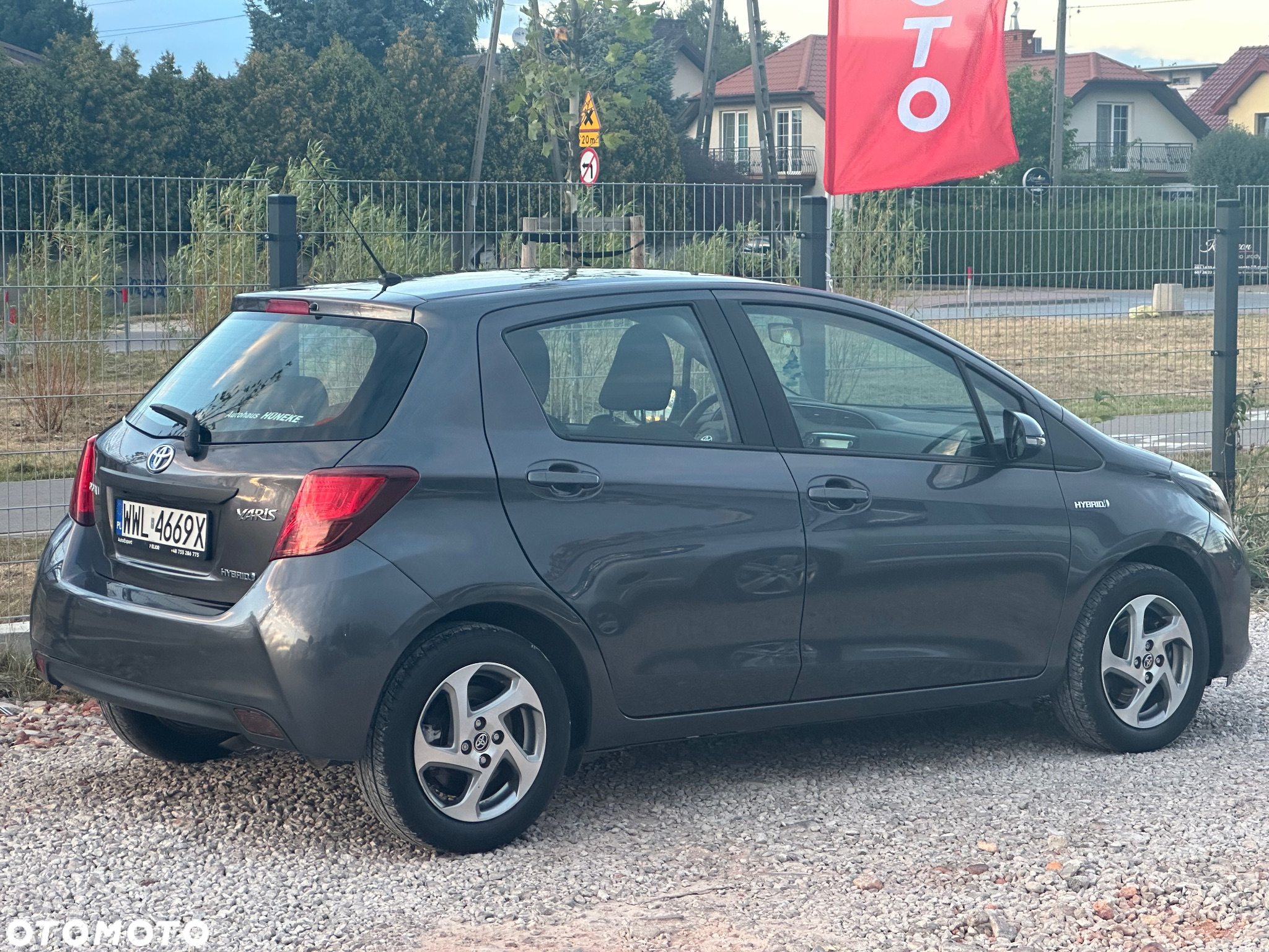 Toyota Yaris Hybrid 1.5 VVT-i - 17