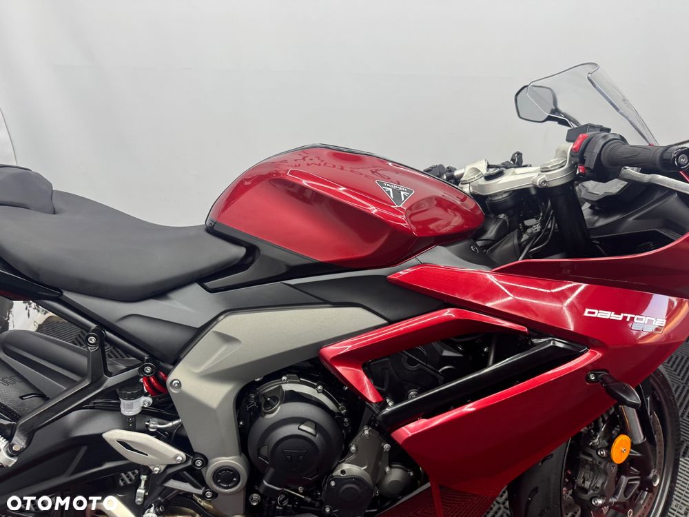 Triumph Daytona - 31