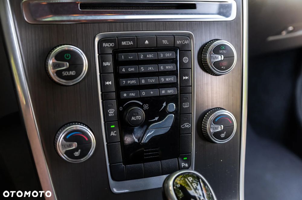 Volvo XC 60 D3 Geartronic Summum - 36