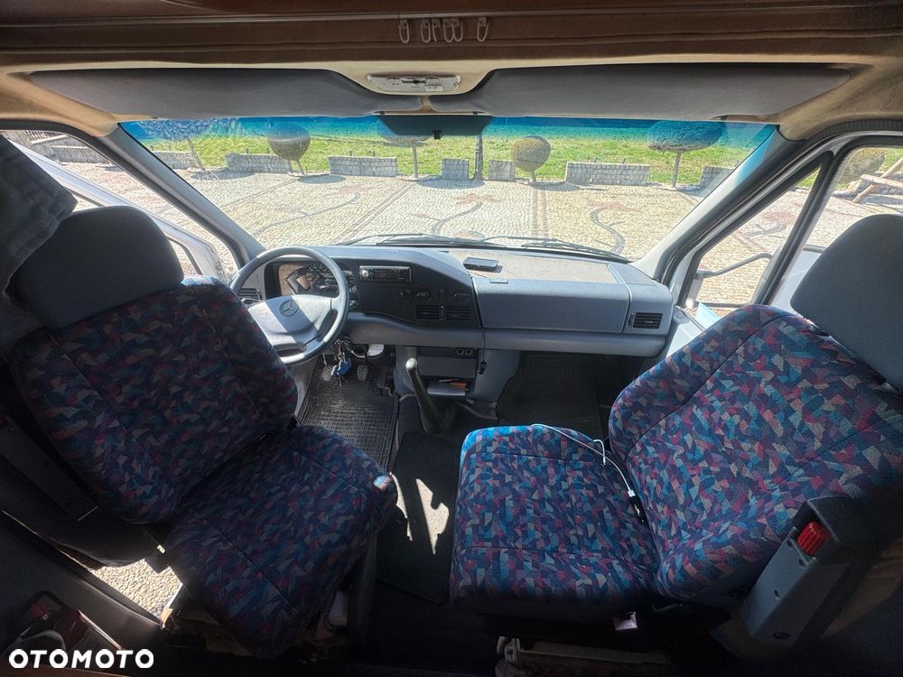 Mercedes-Benz Sprinter - 23