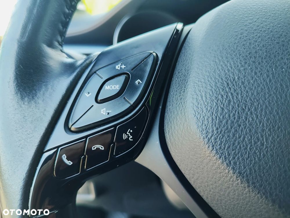 Toyota C-HR 2.0 Hybrid Executive - 26