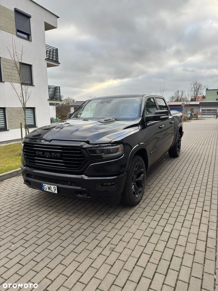 Dodge RAM - 1