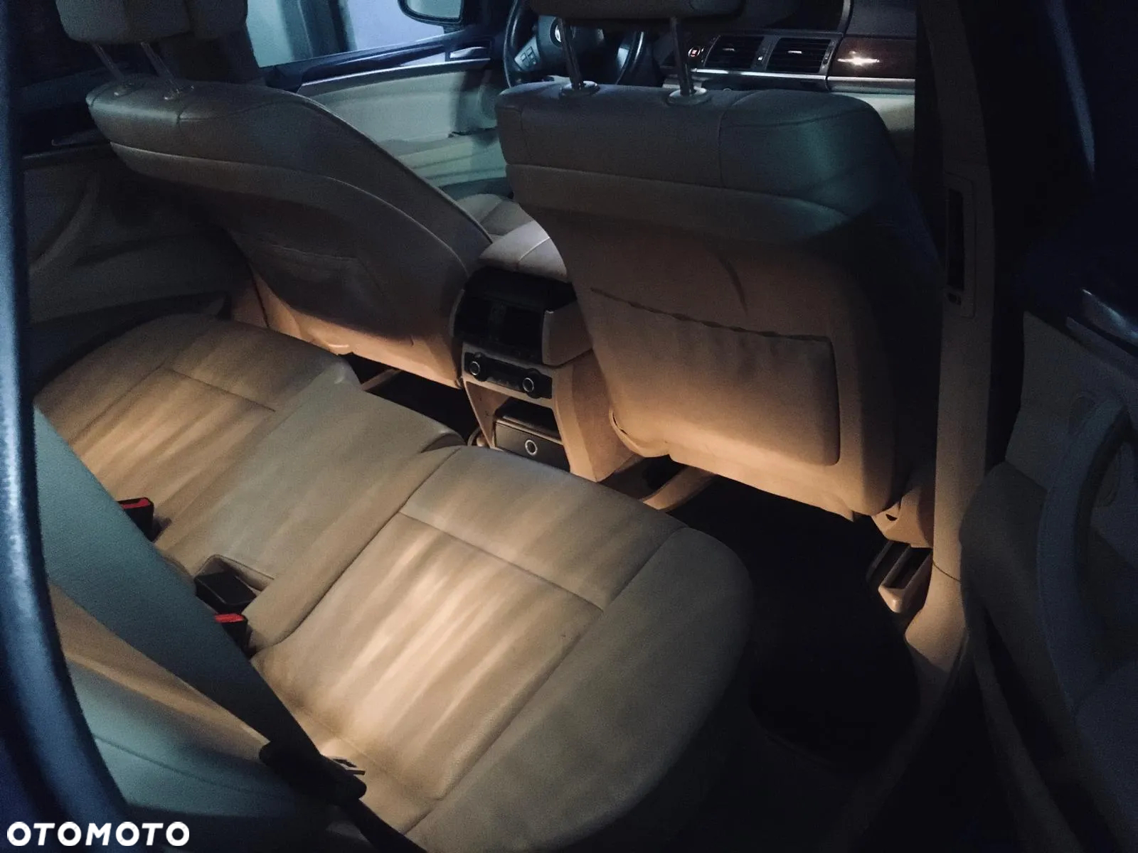 BMW X5 4.8i xDrive - 32