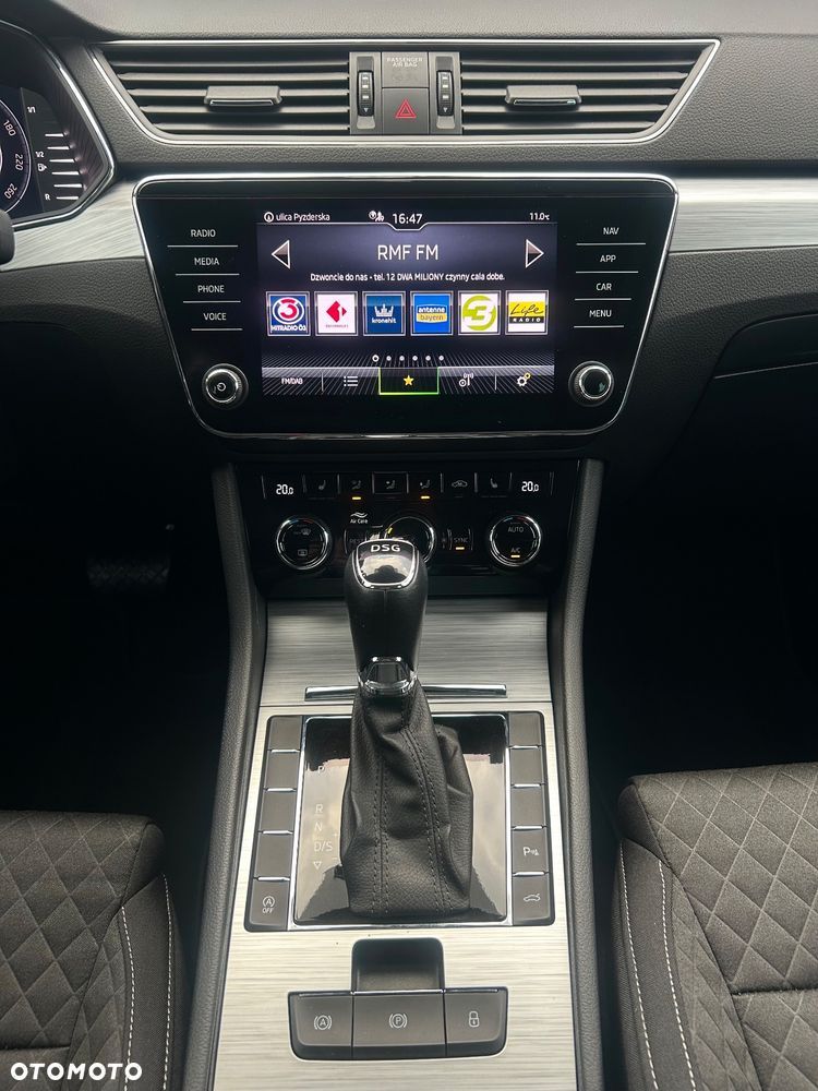 Skoda Superb 2.0 TDI DSG Ambition - 29