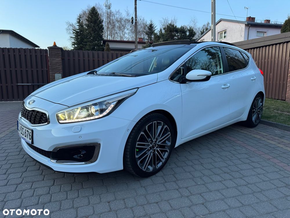 Kia Ceed 1.6 CRDi 136 ISG Platinum Edition - 28