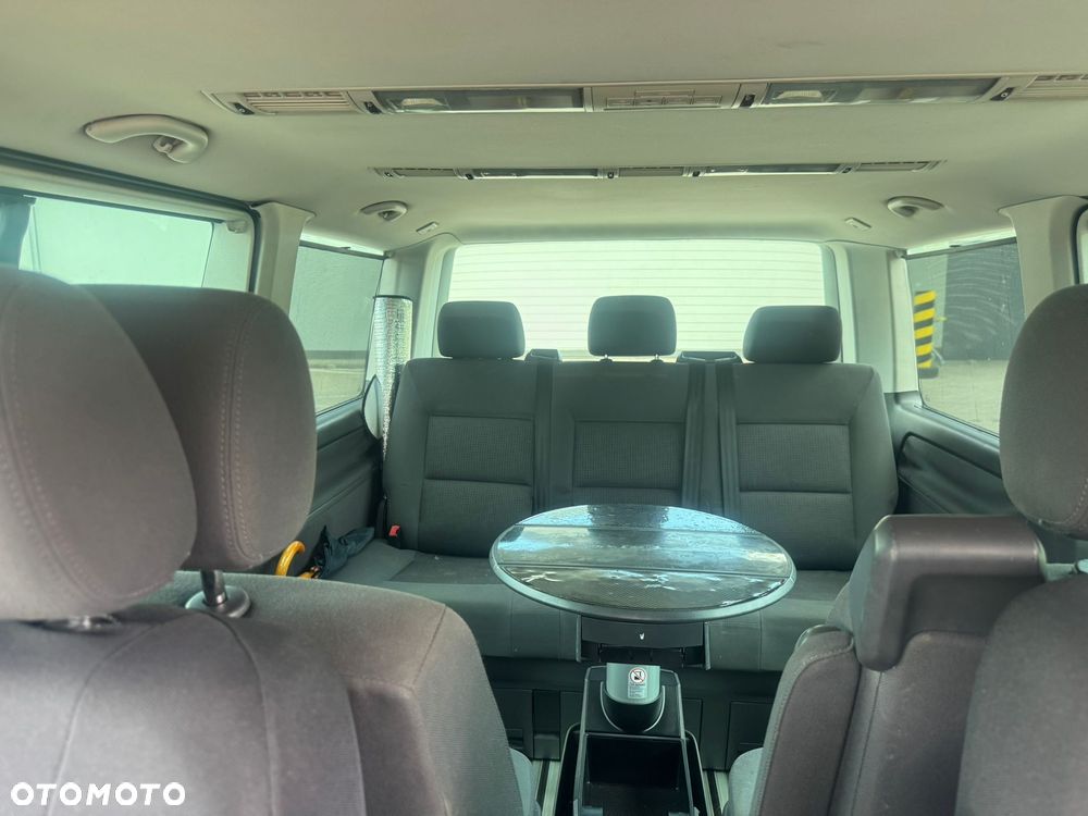 Volkswagen Multivan - 12