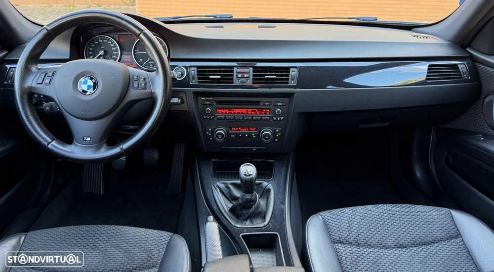 BMW 320 d Pack M - 21