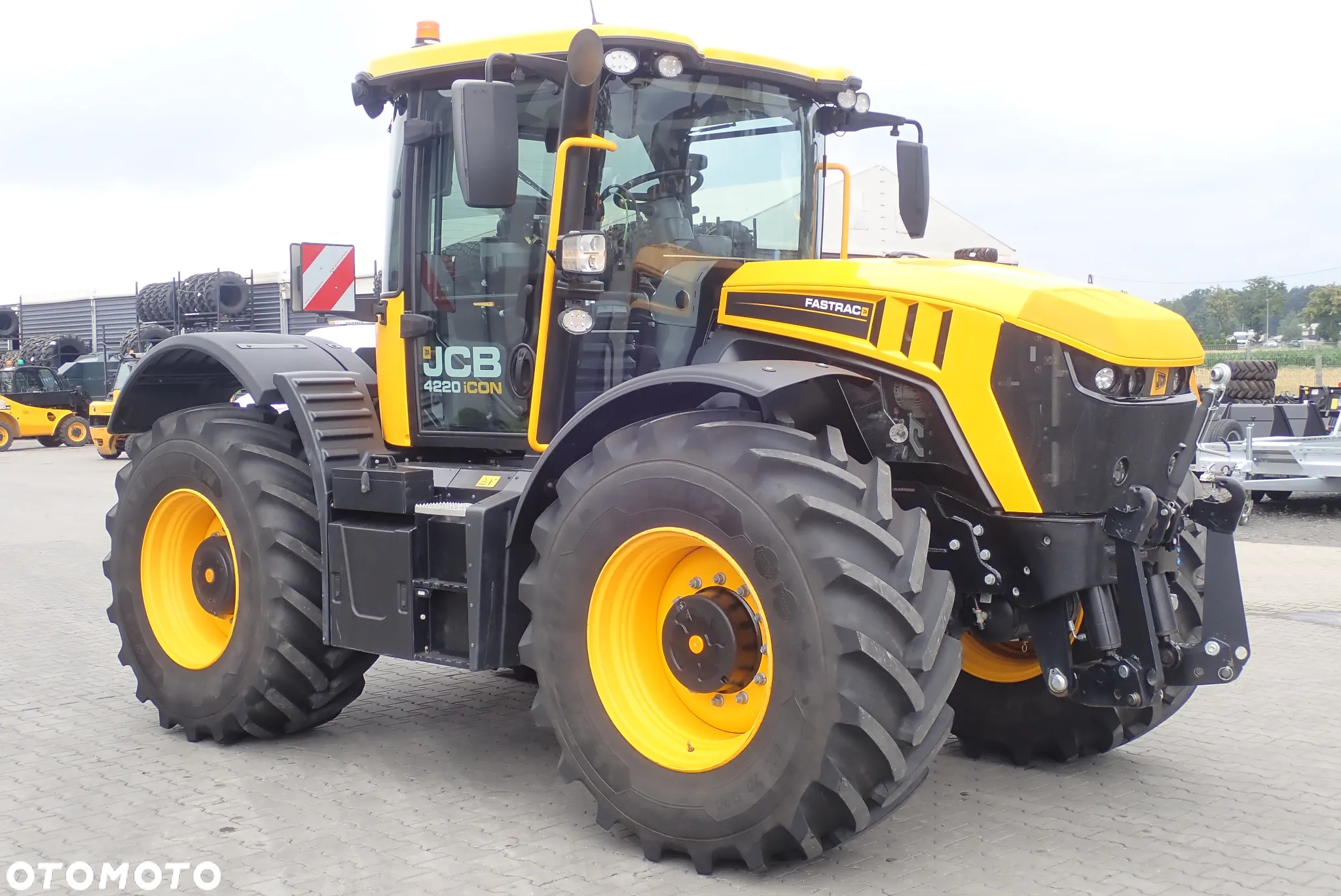 JCB FASTRAC 4220 iCON - 11