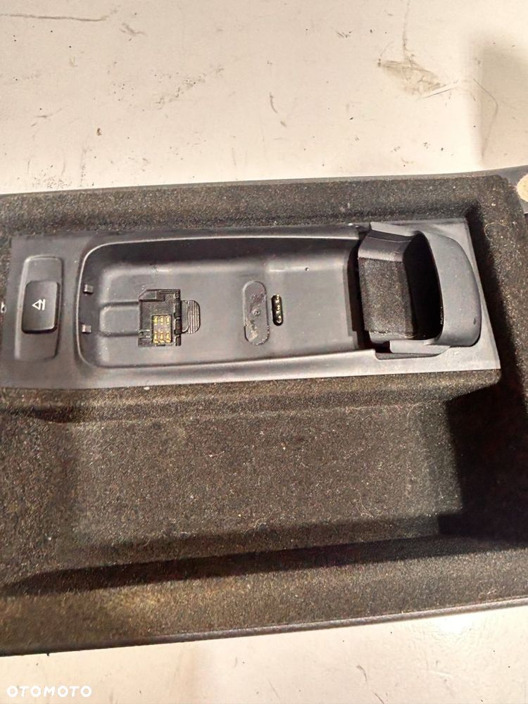 SCHOWEK PODŁOKIETNIK CZARNY TELEFON AUDI SPRAWNY Audi A6 C6 - 5