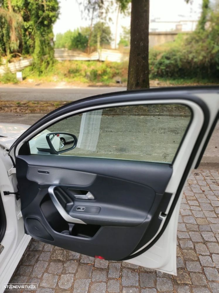 Mercedes-Benz A 250 Limousine e 8G-DCT Progressive - 31