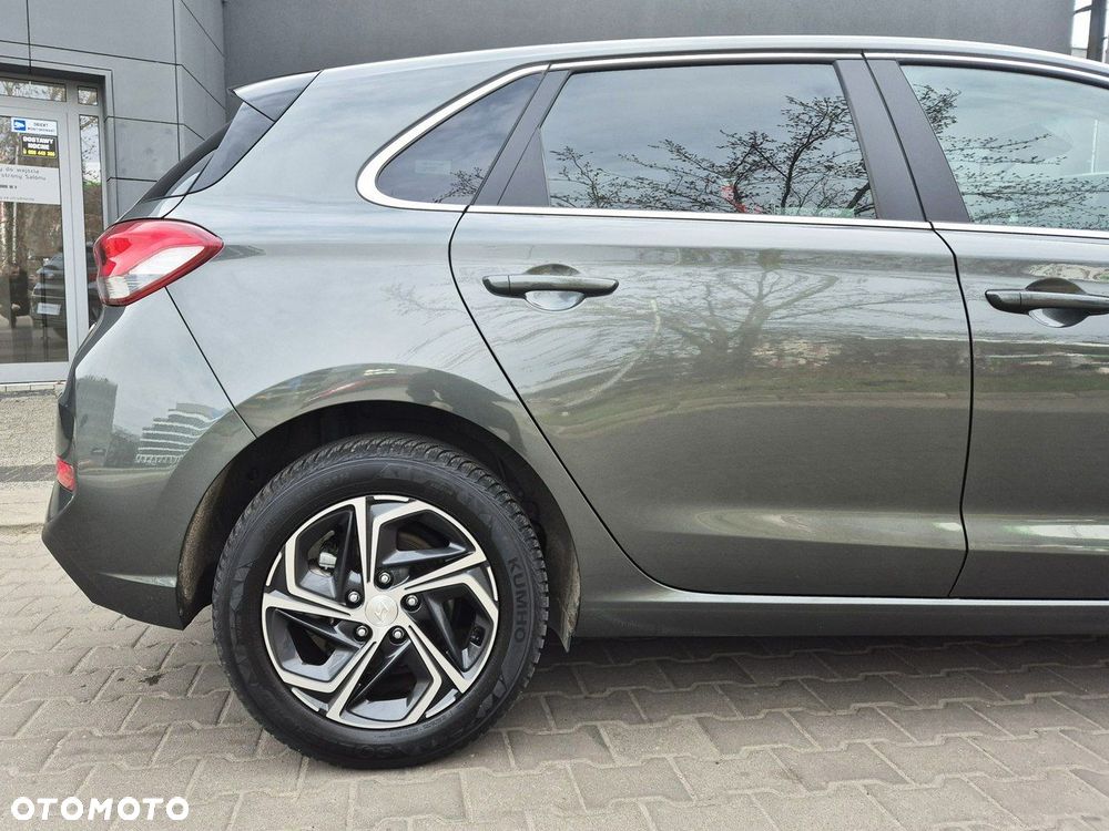 Hyundai i30 1.5 T-GDI 48V-Hybrid EDITION 30 - 33