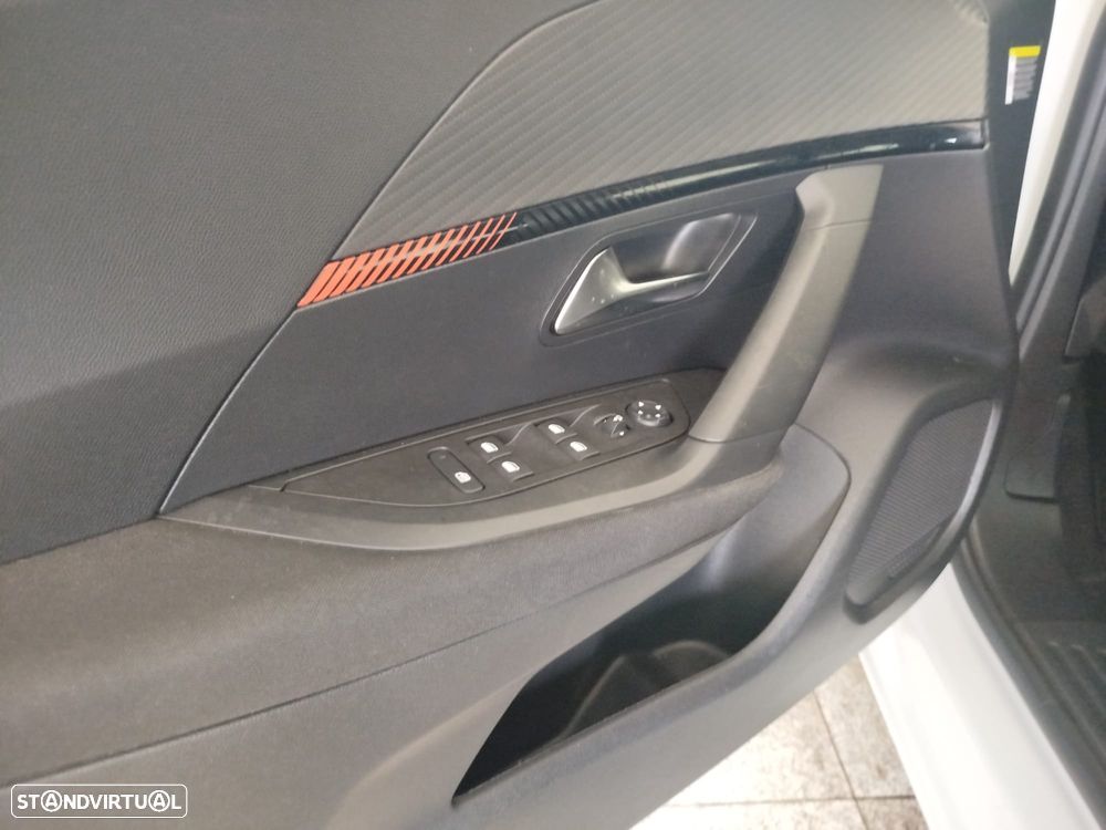 Peugeot e-2008 Active Pack - 15