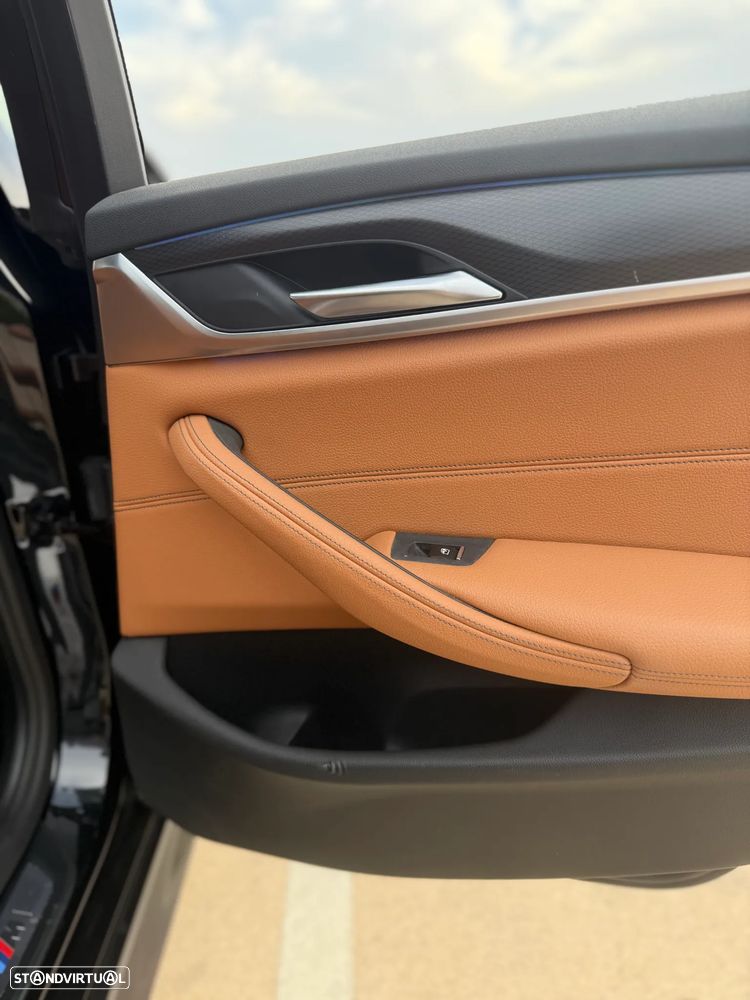 BMW 530 e Pack M - 25