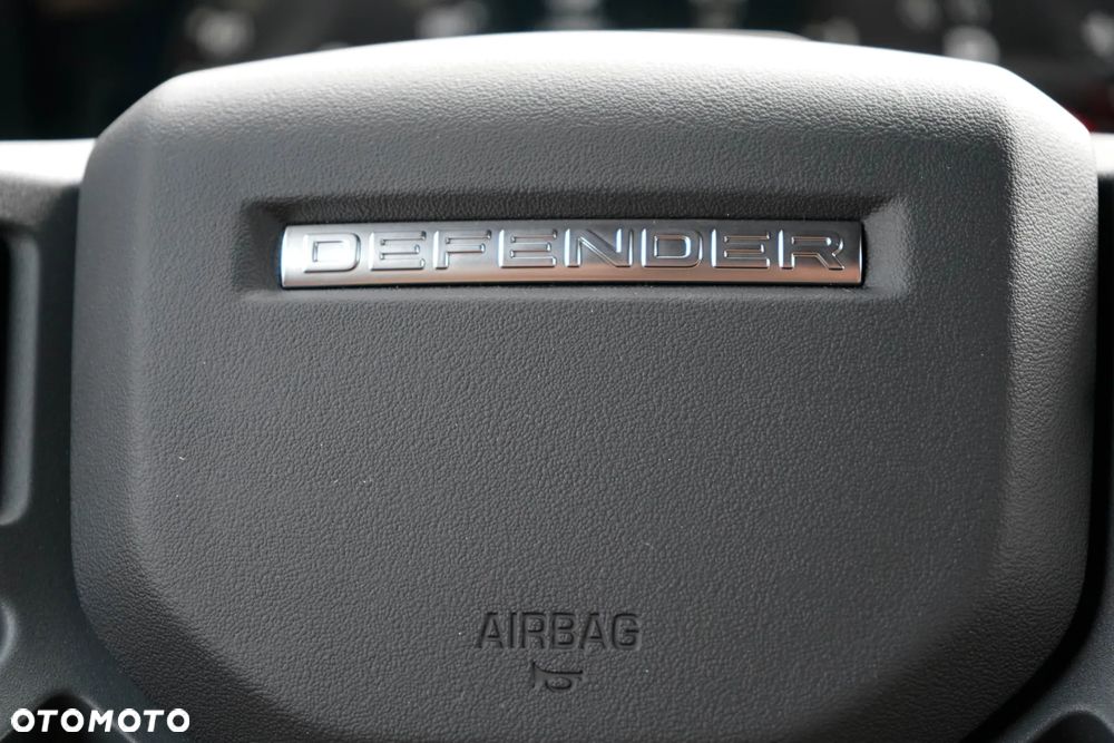 Land Rover Defender 3.0 D250 mHEV X-Dynamic SE - 17