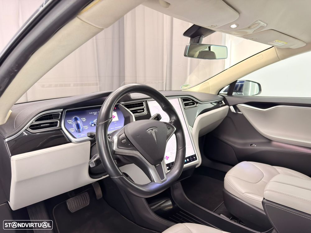 Tesla Model S 85 - 21