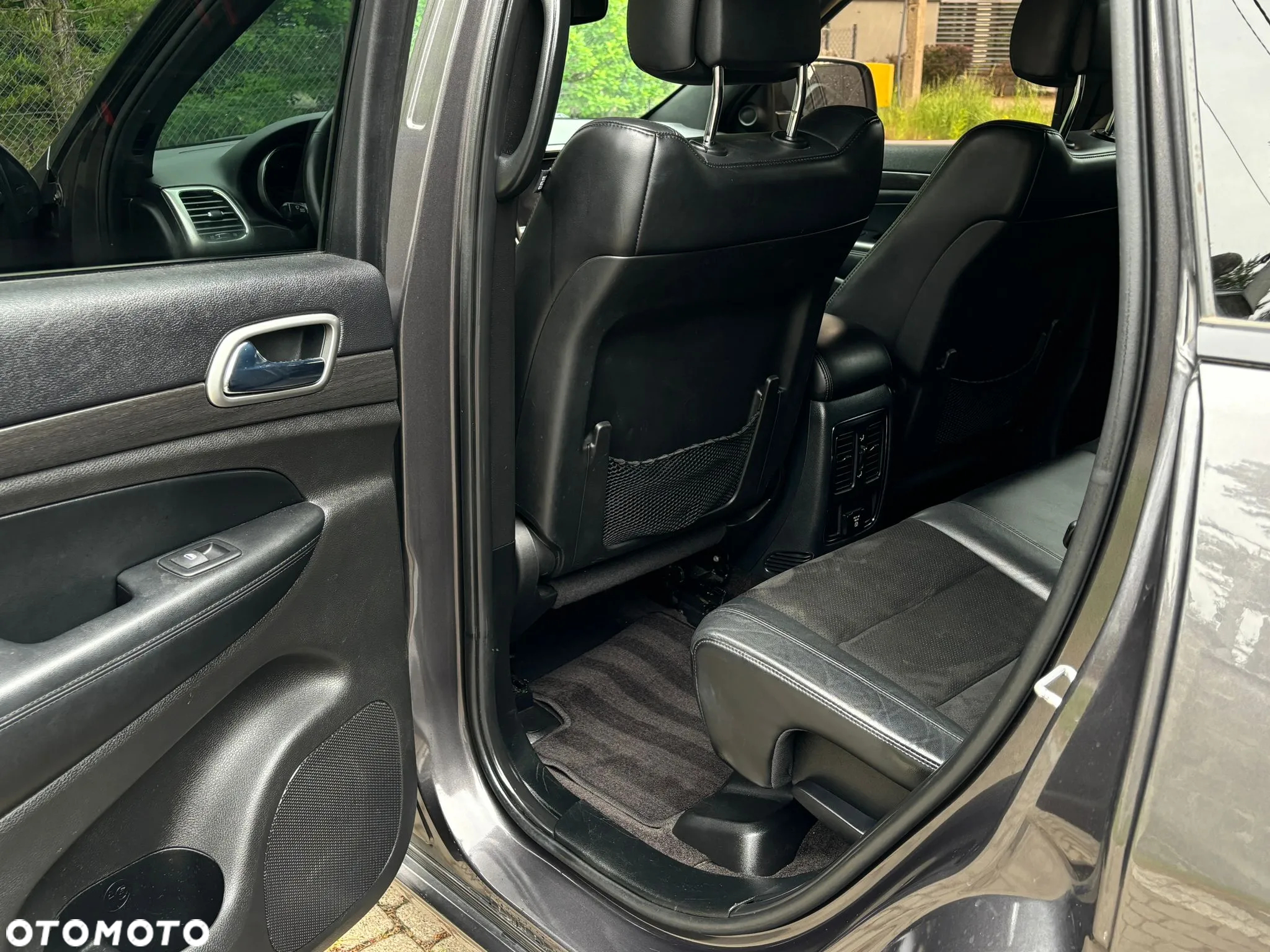 Jeep Cherokee - 20