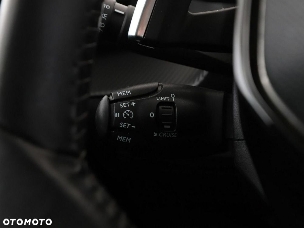Peugeot 2008 1.5 BlueHDi Allure Pack S&S EAT8 - 36