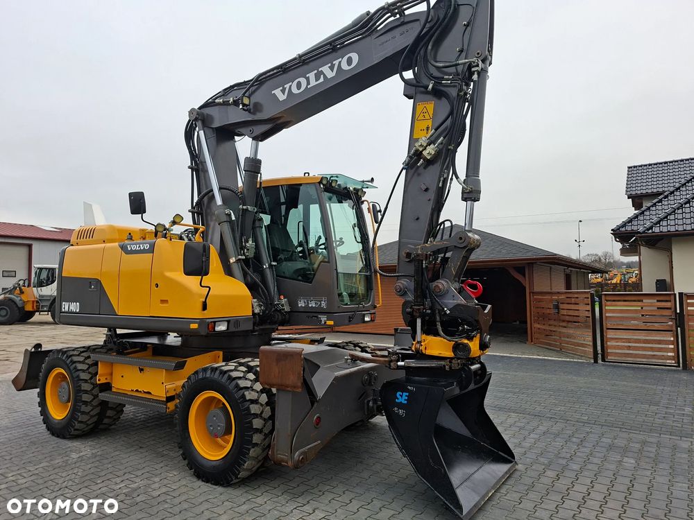 Volvo EW140D ROTOTILT ze szczypcami - 10