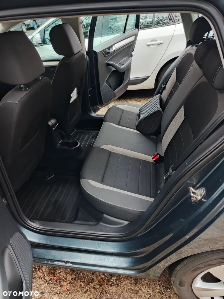 Skoda RAPID Spb 1.0 TSI Ambition - 8