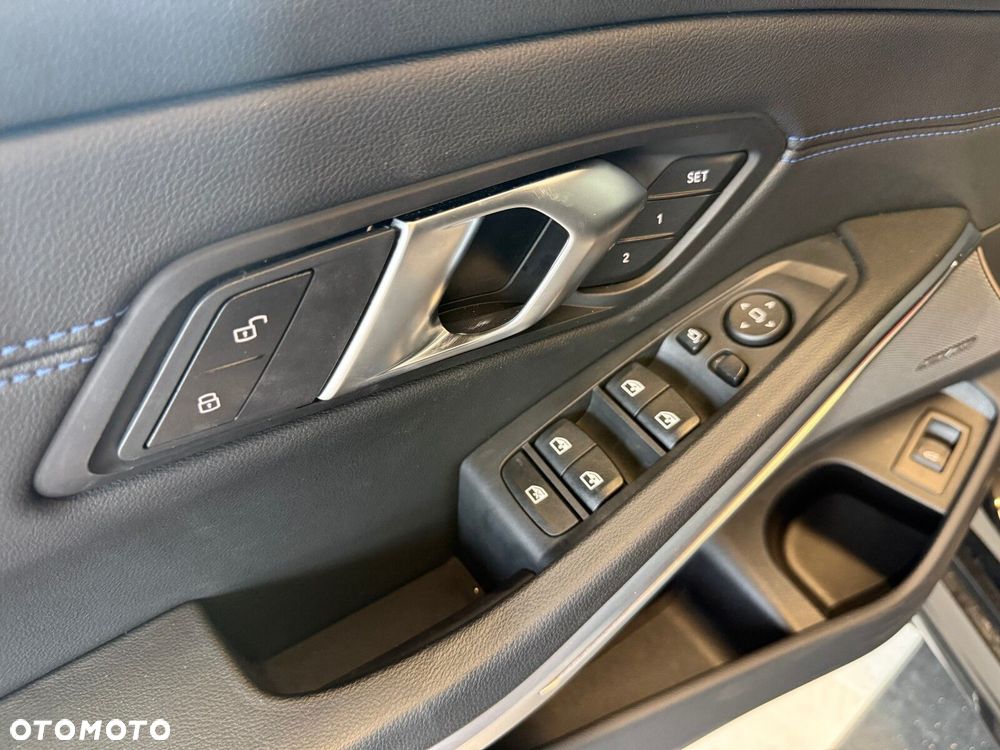 BMW Seria 3 - 22