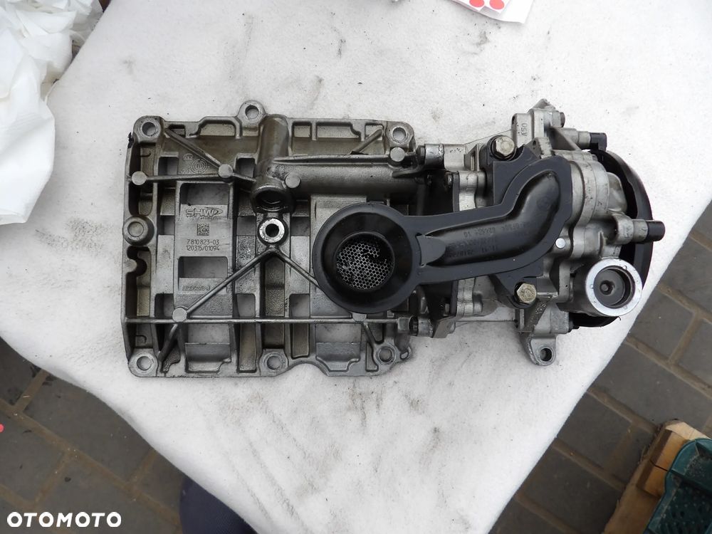 BMW F10,F30 - POMPA OLEJU N47 - 7810823 - 1